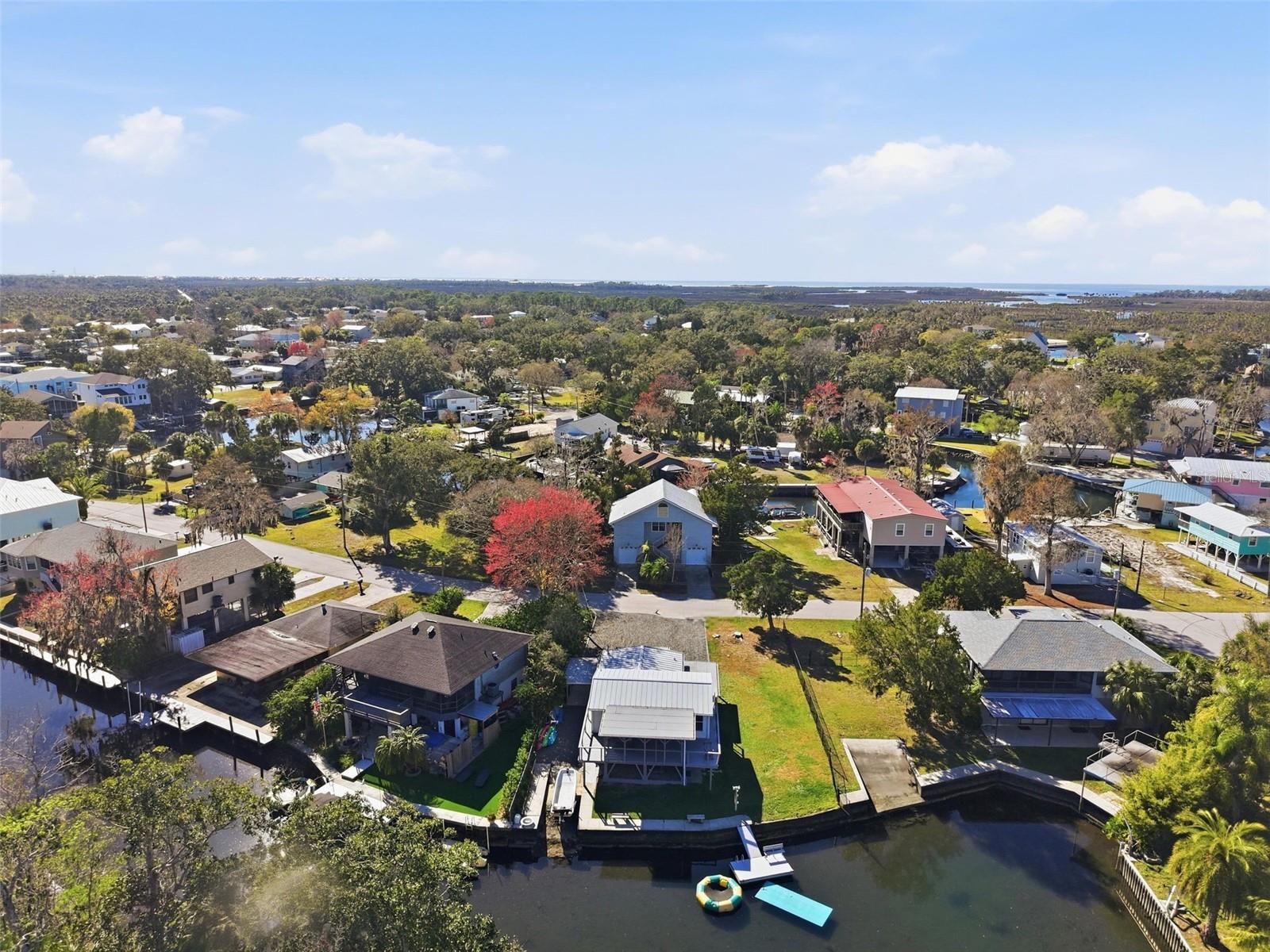 Listing photo id 4 for 7266 Tropical Drive