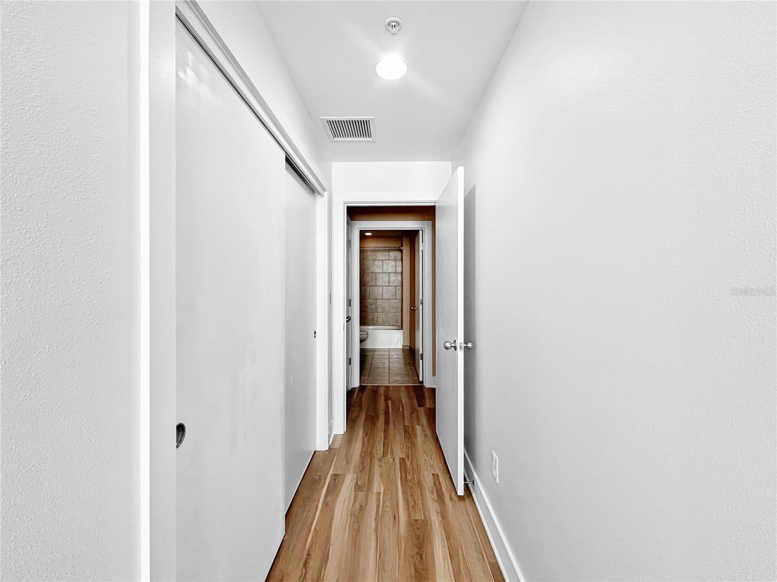 Image 16 of 29 For 1120 Kennedy Boulevard 1427