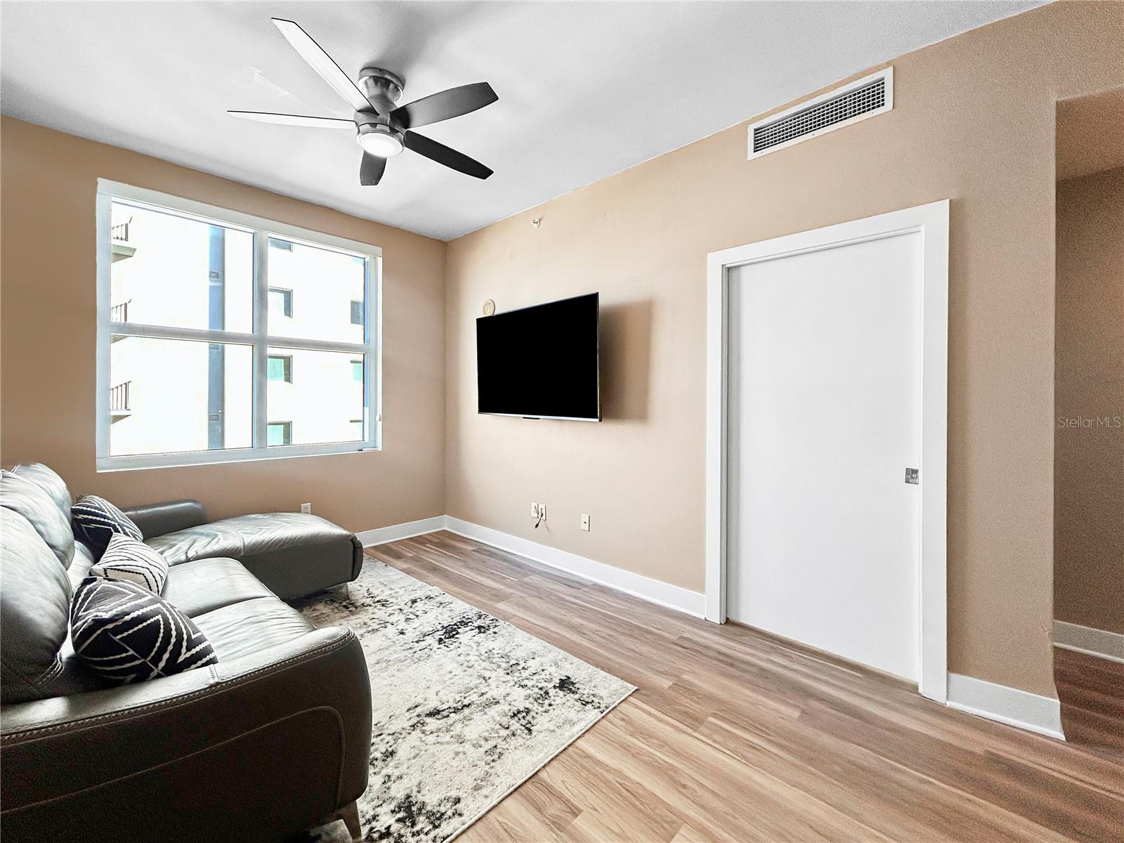 Image 9 of 29 For 1120 Kennedy Boulevard 1427