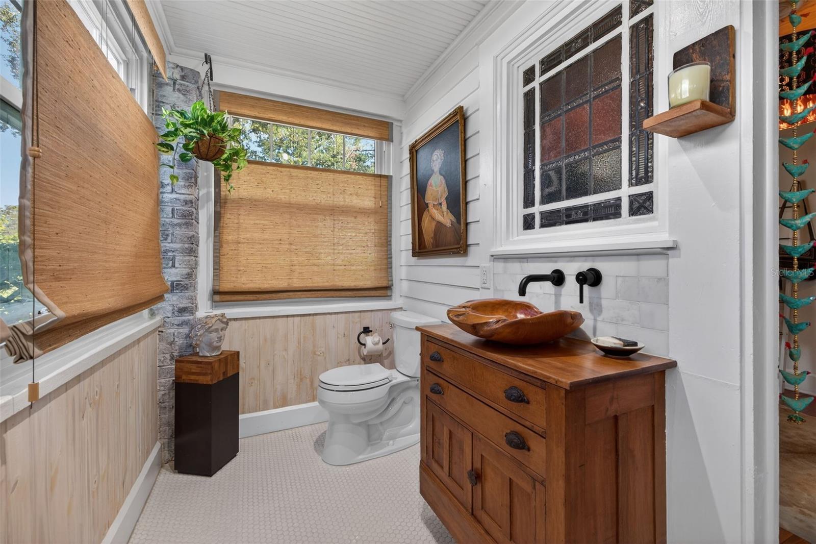 Image 17 of 30 For 748 32nd Avenue N