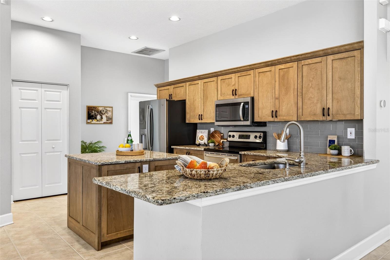 Image 17 of 64 For 9608 Woodbay Drive