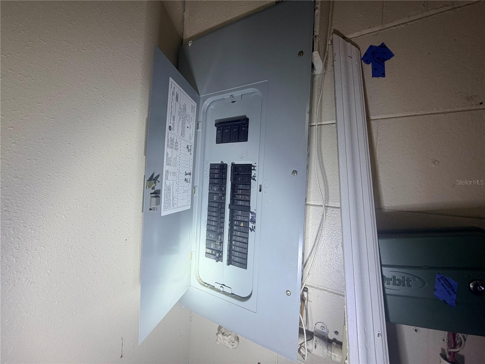 Image 21 of 33 For 7413 Navel Tree Court