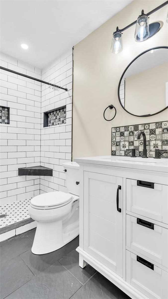 Image 18 of 32 For 805 Darby Lane