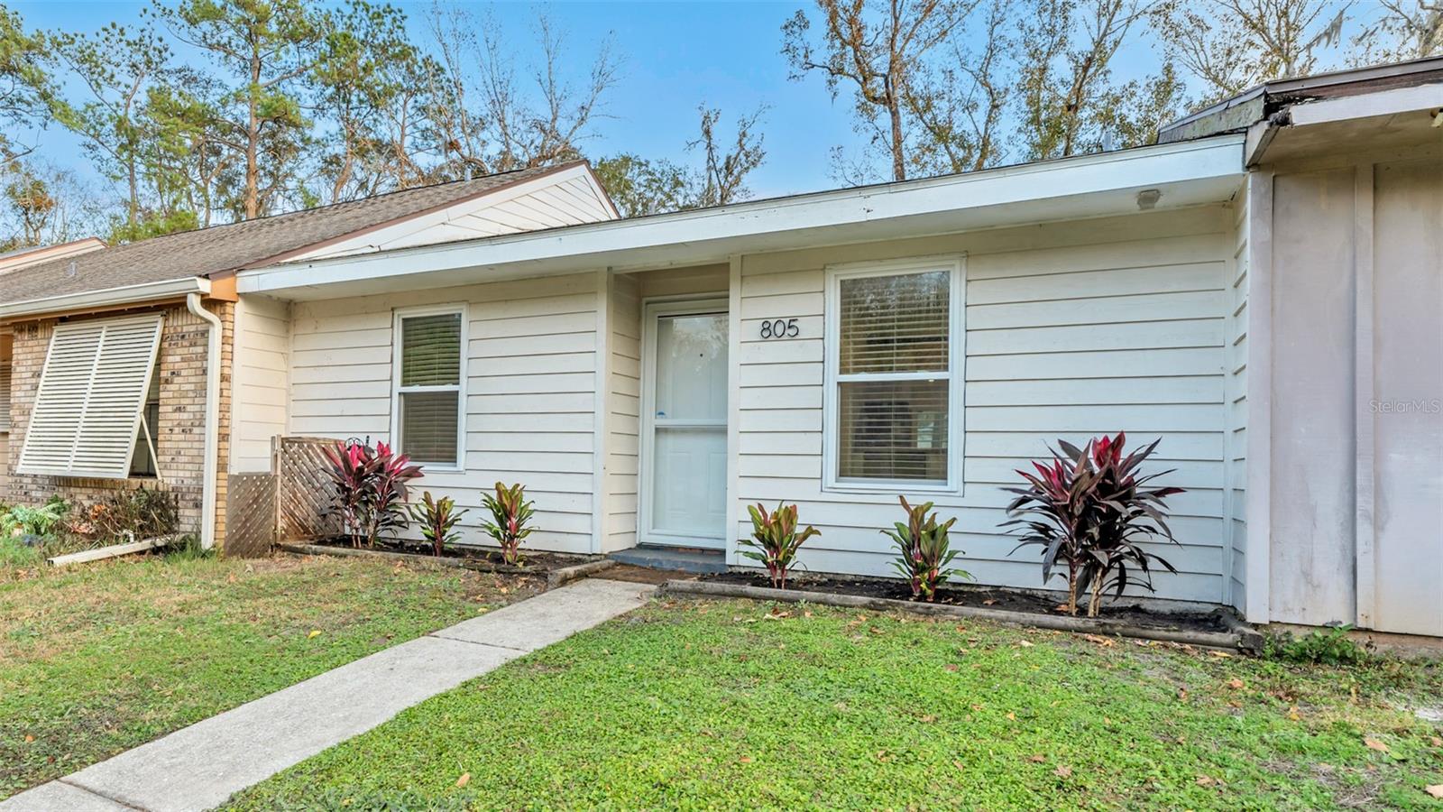 Image 4 of 32 For 805 Darby Lane