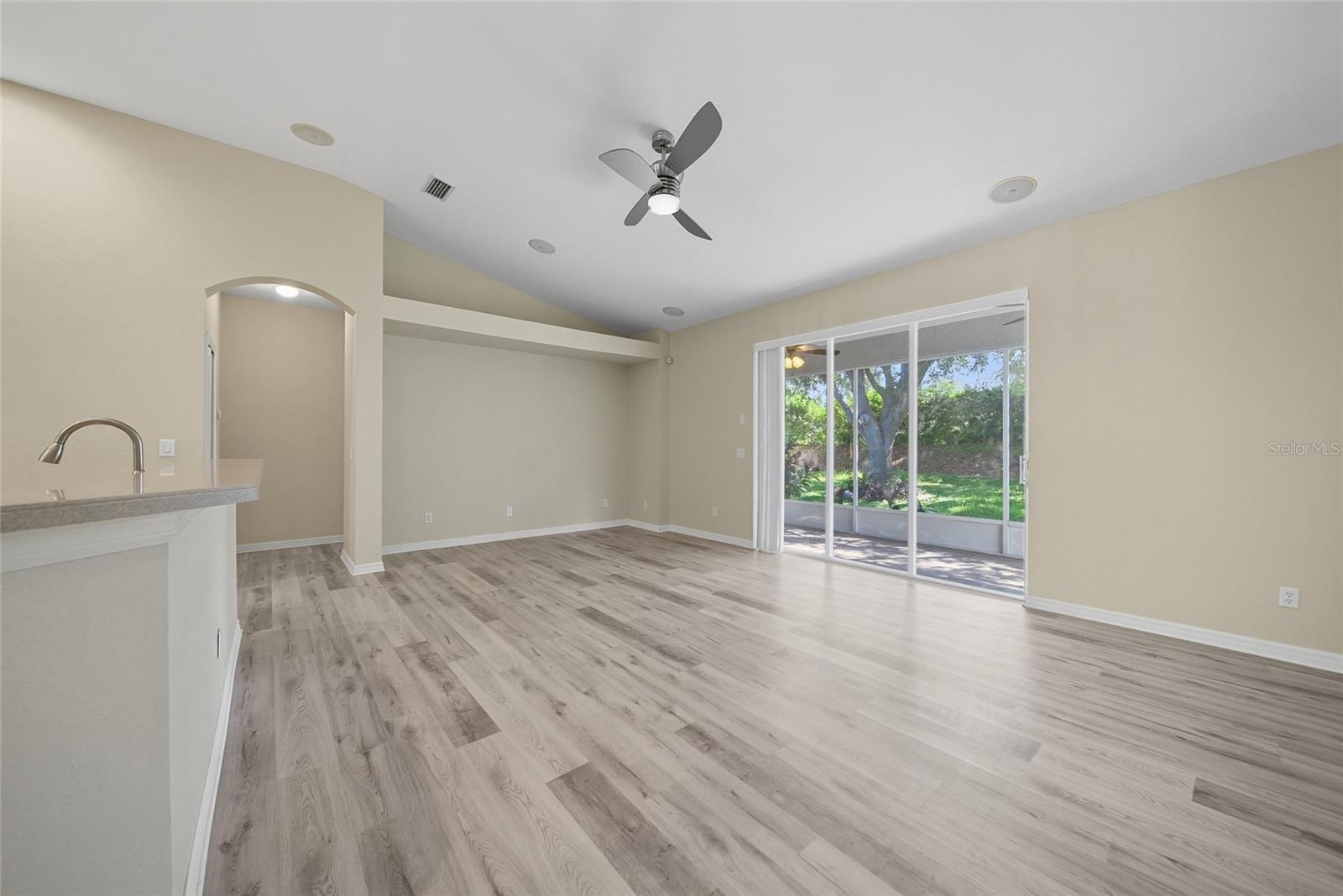 Image 10 of 51 For 11724 Holly Creek Drive