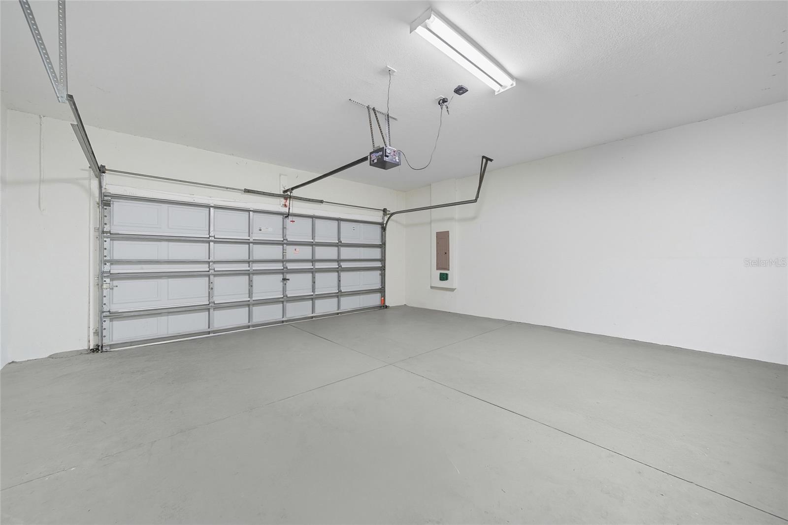 Image 30 of 51 For 11724 Holly Creek Drive