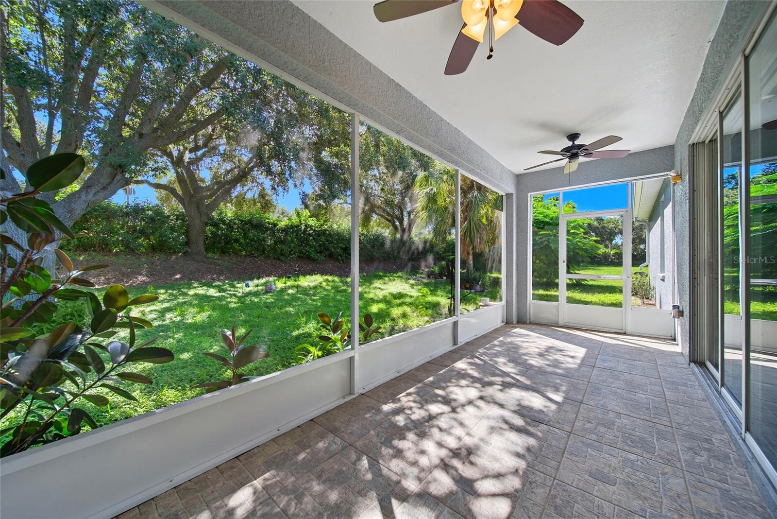 Image 31 of 51 For 11724 Holly Creek Drive