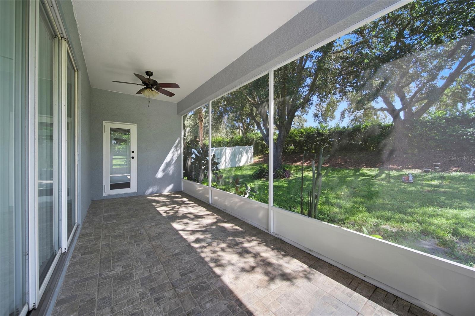 Image 32 of 51 For 11724 Holly Creek Drive