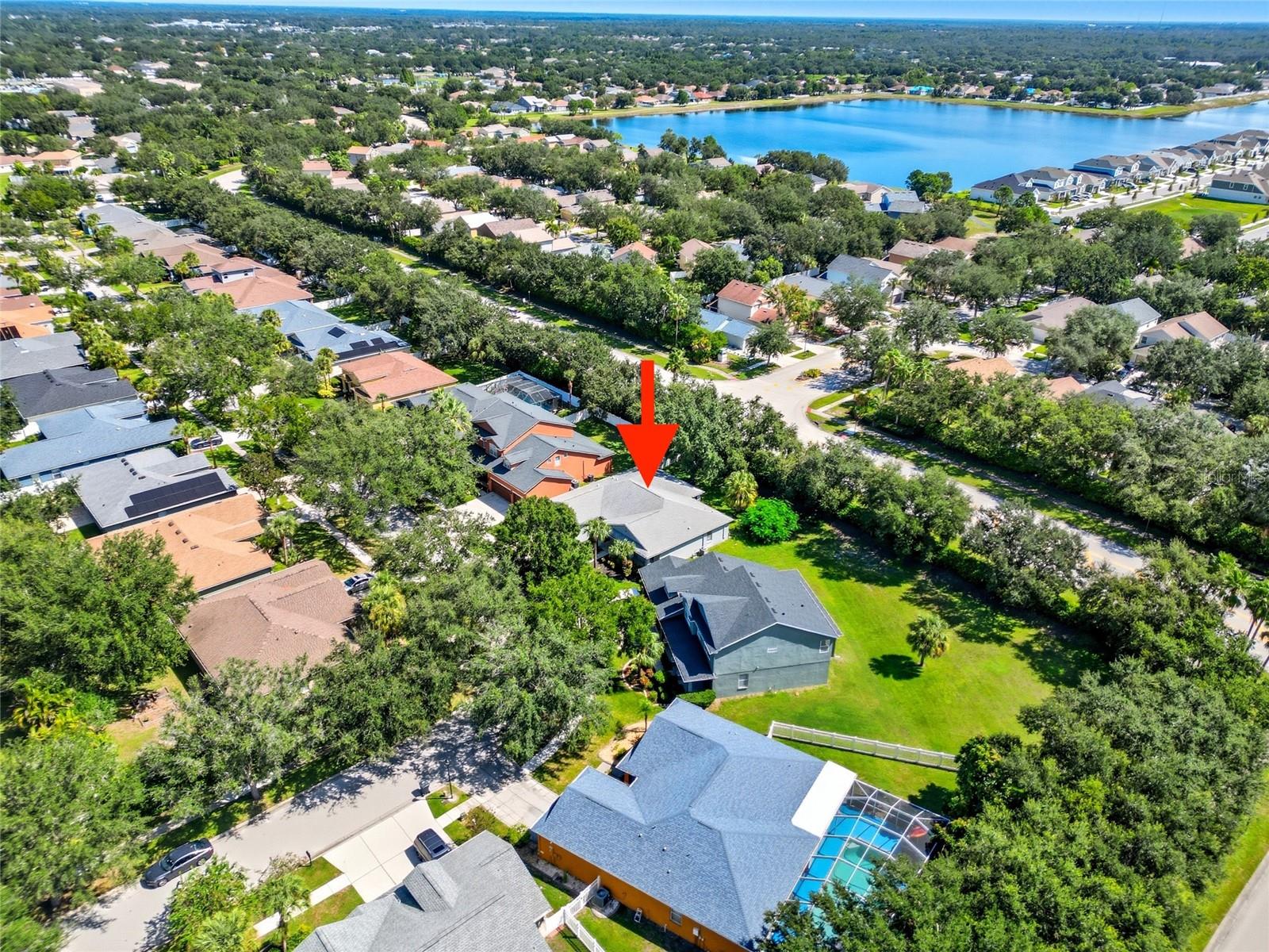 Image 39 of 51 For 11724 Holly Creek Drive