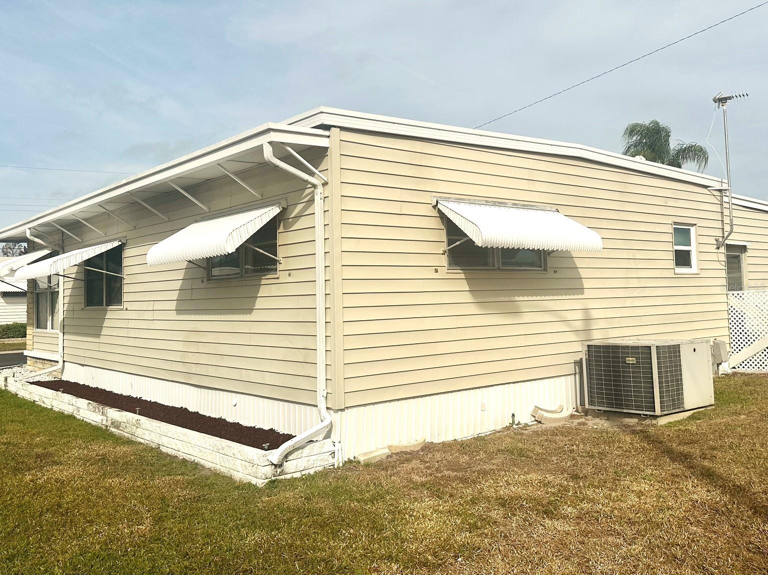 Listing photo id 15 for 2000 Bay Drive 102