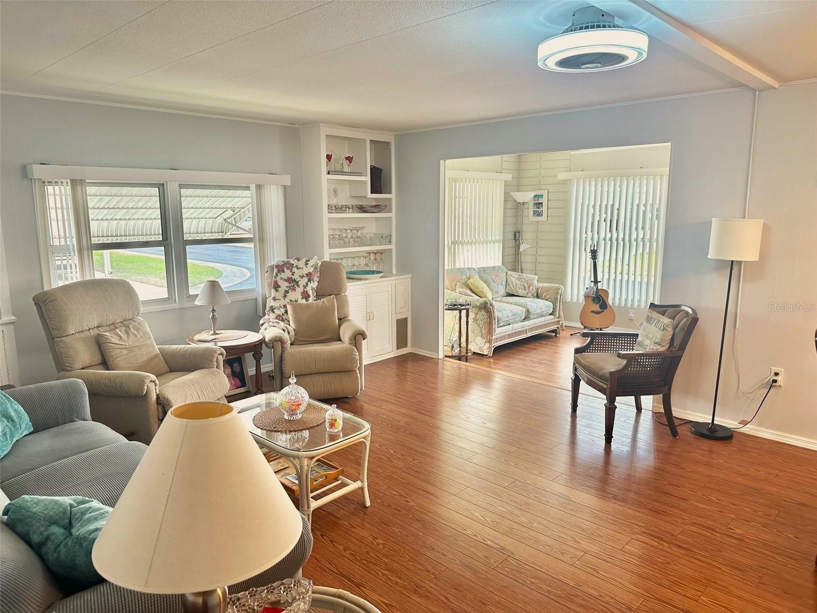 Listing photo id 1 for 2000 Bay Drive 102