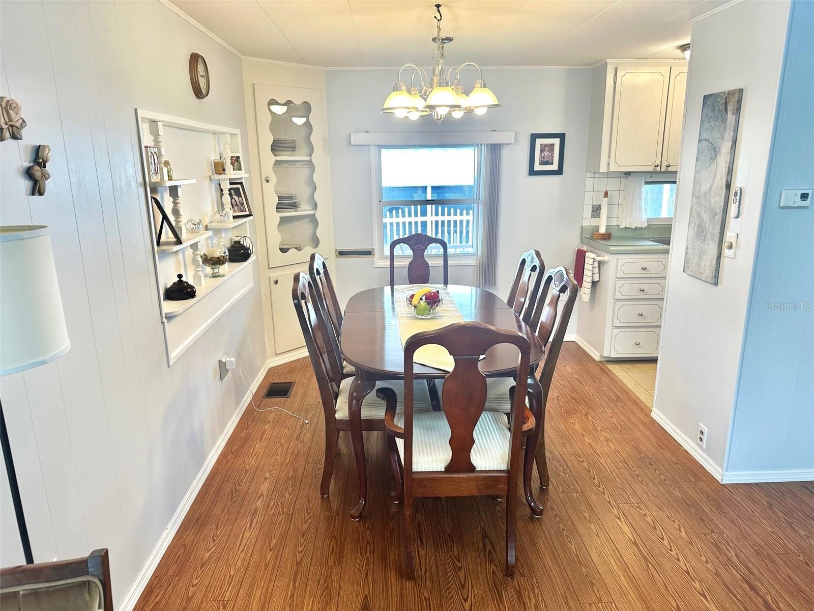 Listing photo id 3 for 2000 Bay Drive 102