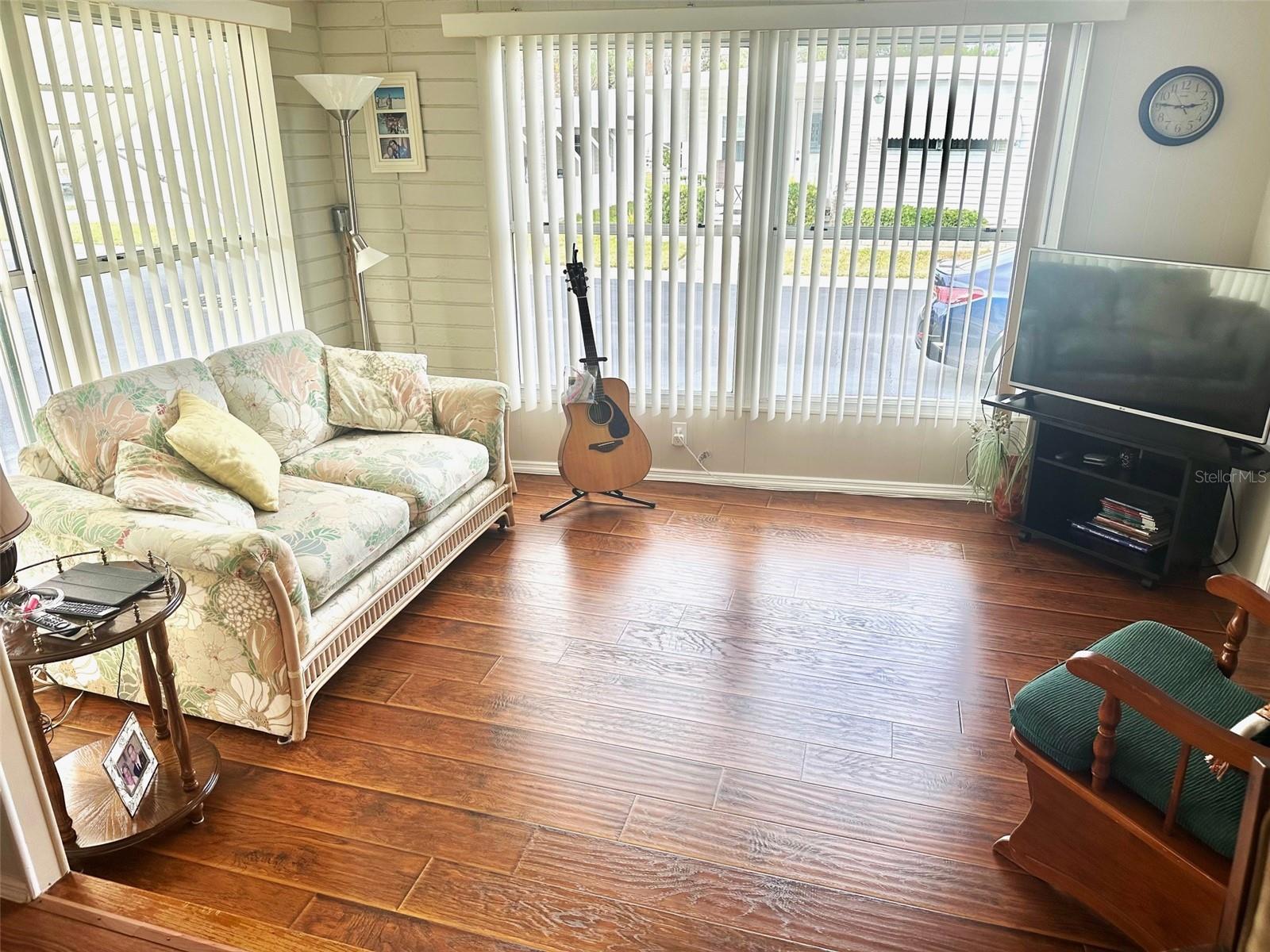 Listing photo id 6 for 2000 Bay Drive 102