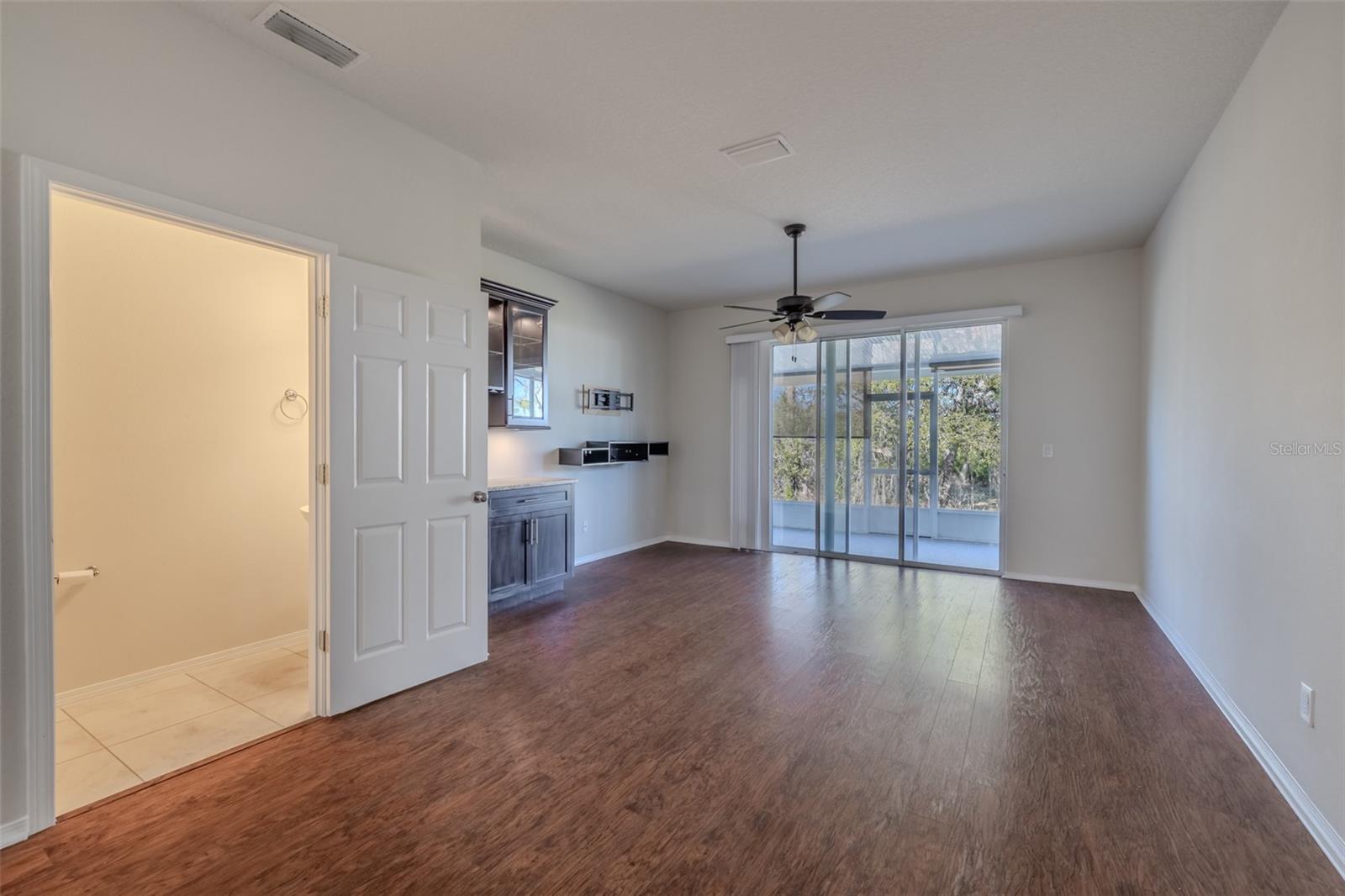 Image 6 of 41 For 4734 White Sanderling Ct Court