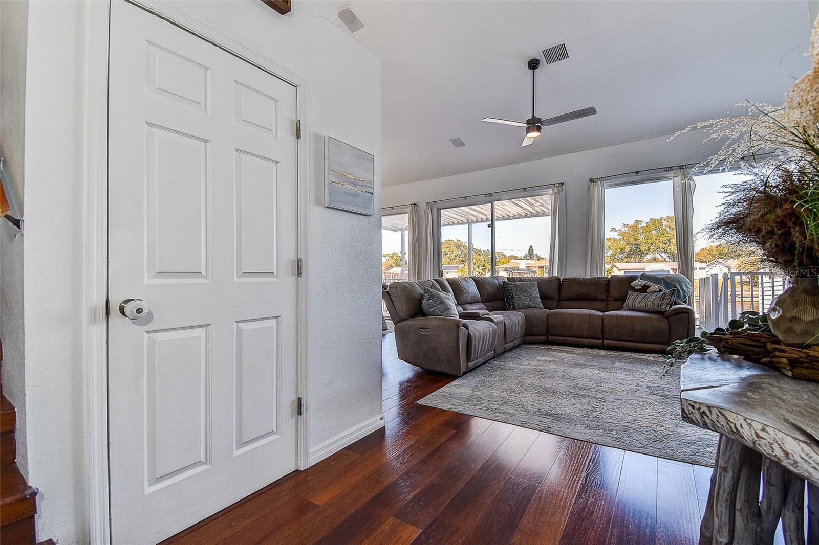 Image 6 of 50 For 5309 Boardwalk Street