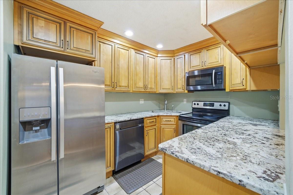 Image 18 of 75 For 2666 Pine Ridge Way N C2