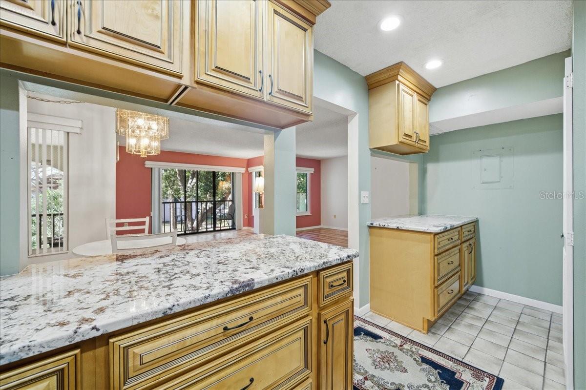 Image 21 of 75 For 2666 Pine Ridge Way N C2