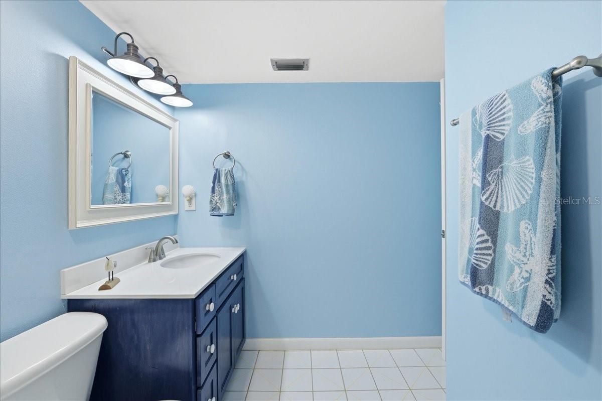 Image 42 of 75 For 2666 Pine Ridge Way N C2