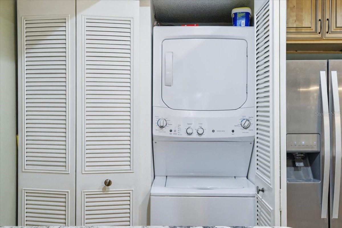 Image 46 of 75 For 2666 Pine Ridge Way N C2