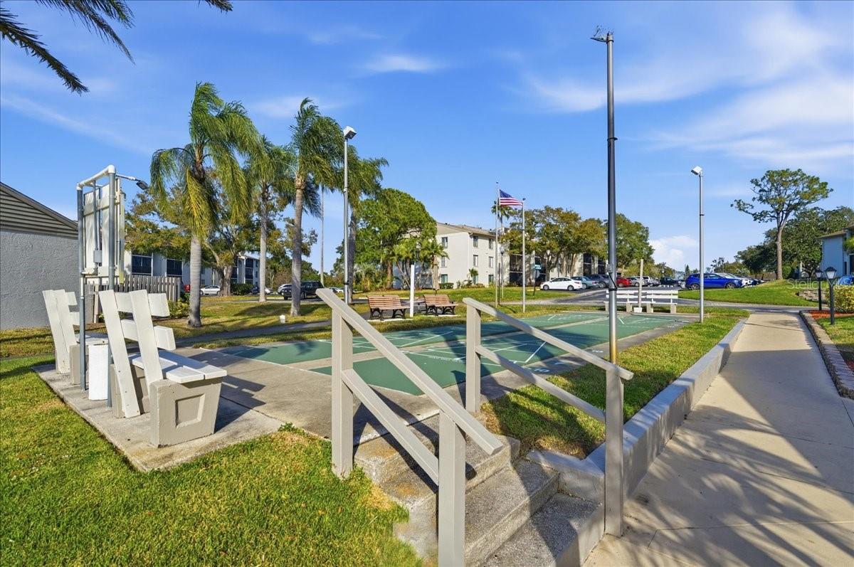 Image 64 of 75 For 2666 Pine Ridge Way N C2