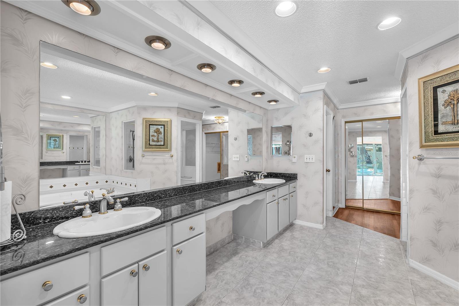 Image 16 of 47 For 2545 Mason Oaks Drive