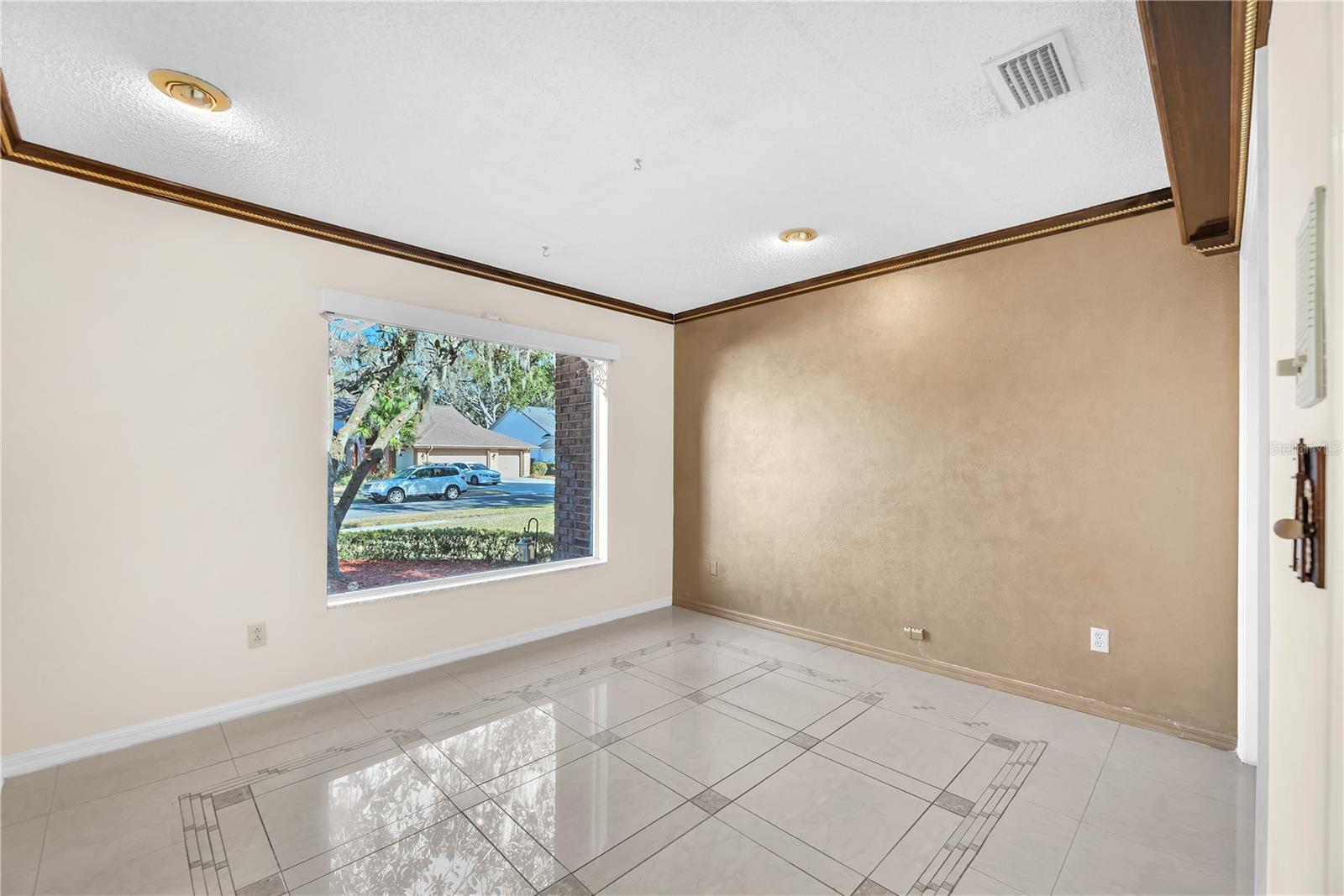 Image 25 of 47 For 2545 Mason Oaks Drive