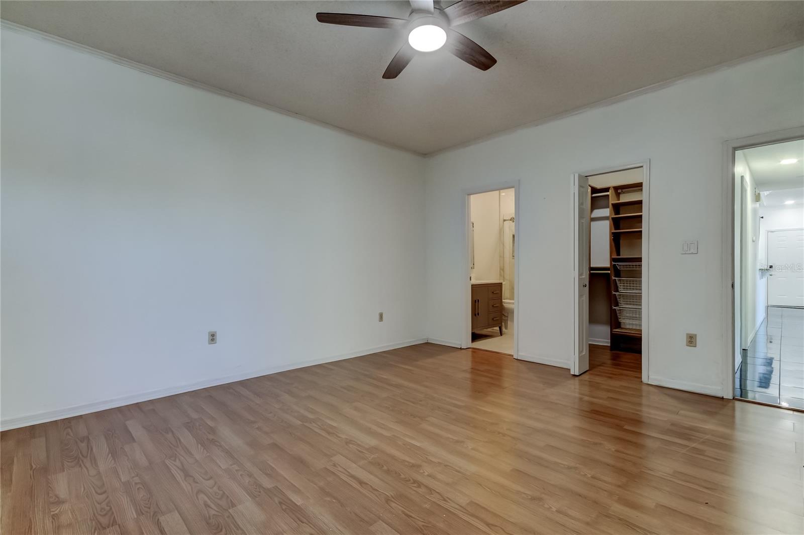 Image 11 of 26 For 8350 Savannah Trace Circle 204