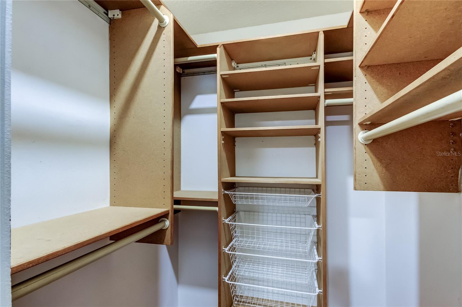 Image 13 of 26 For 8350 Savannah Trace Circle 204