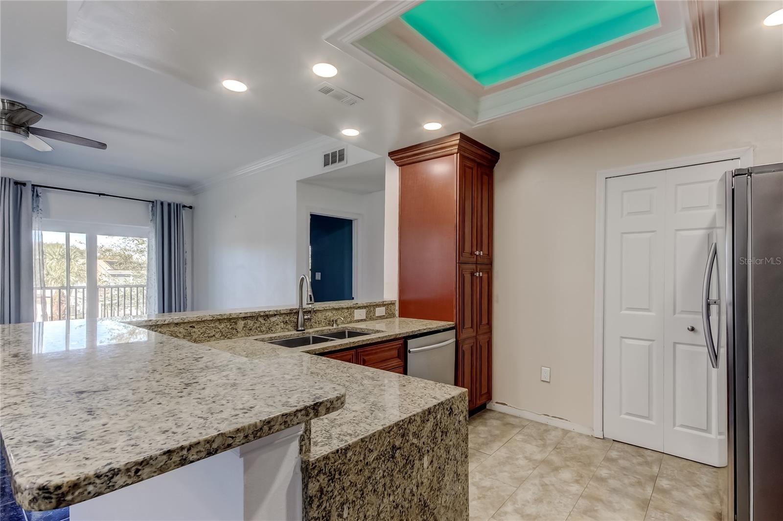 Image 8 of 26 For 8350 Savannah Trace Circle 204