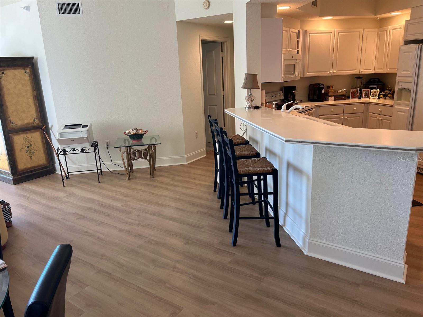 Listing photo id 12 for 1170 Gulf Boulevard 1203