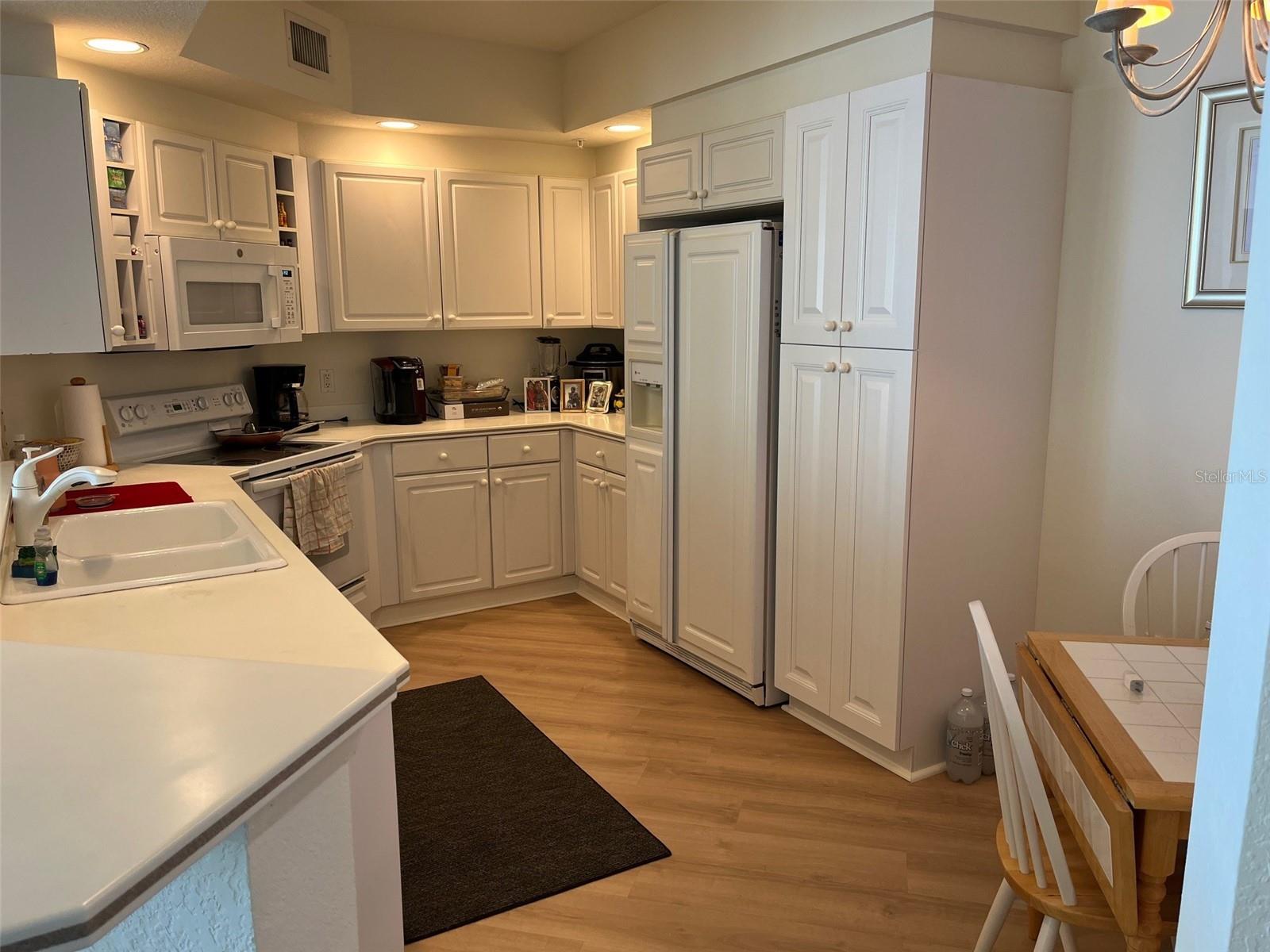 Listing photo id 17 for 1170 Gulf Boulevard 1203