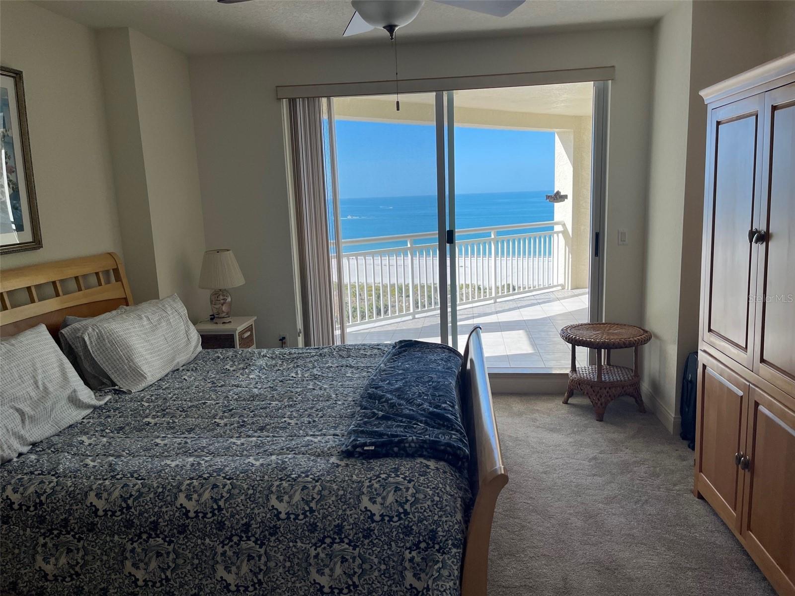 Listing photo id 19 for 1170 Gulf Boulevard 1203