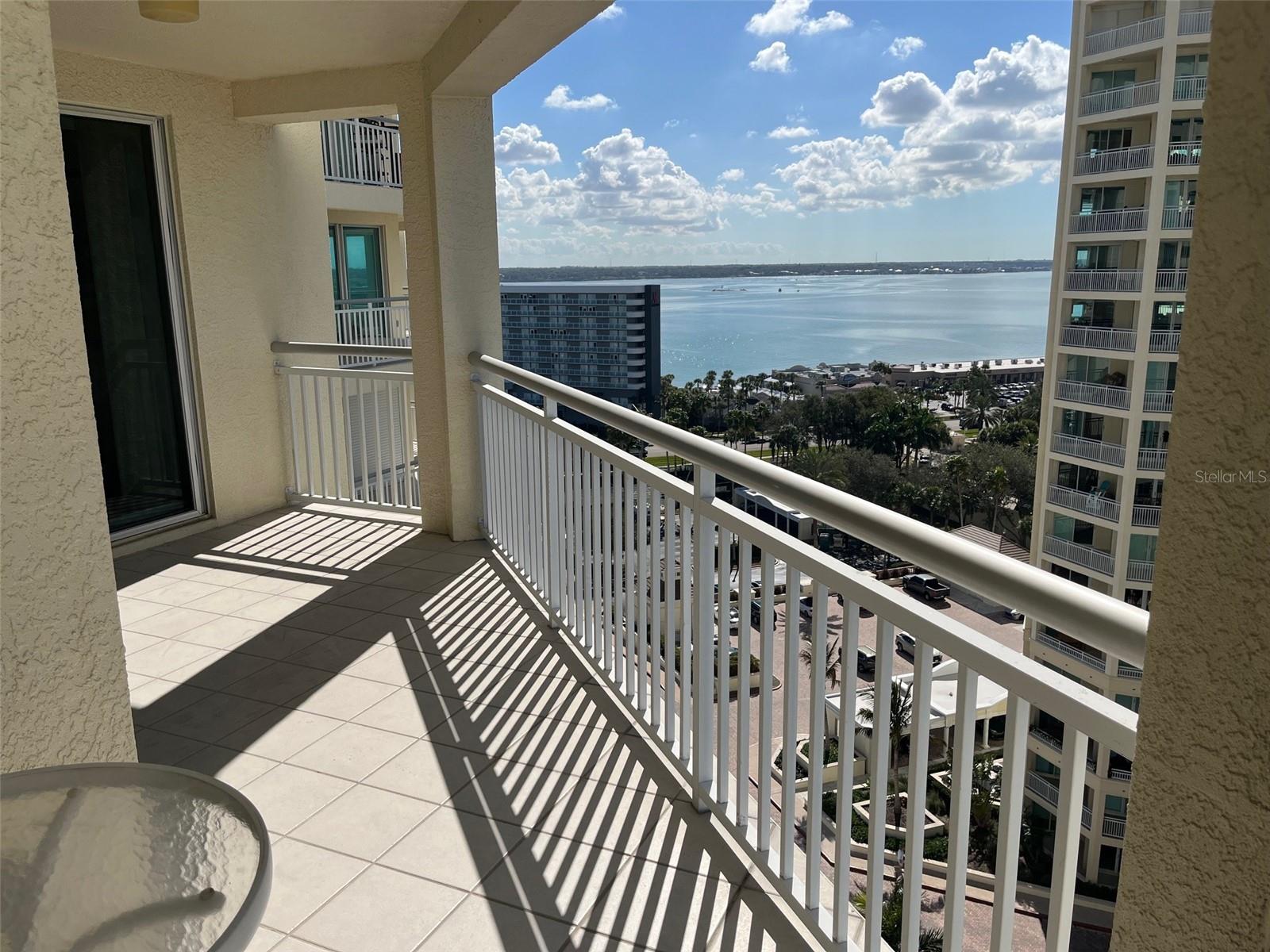 Listing photo id 4 for 1170 Gulf Boulevard 1203