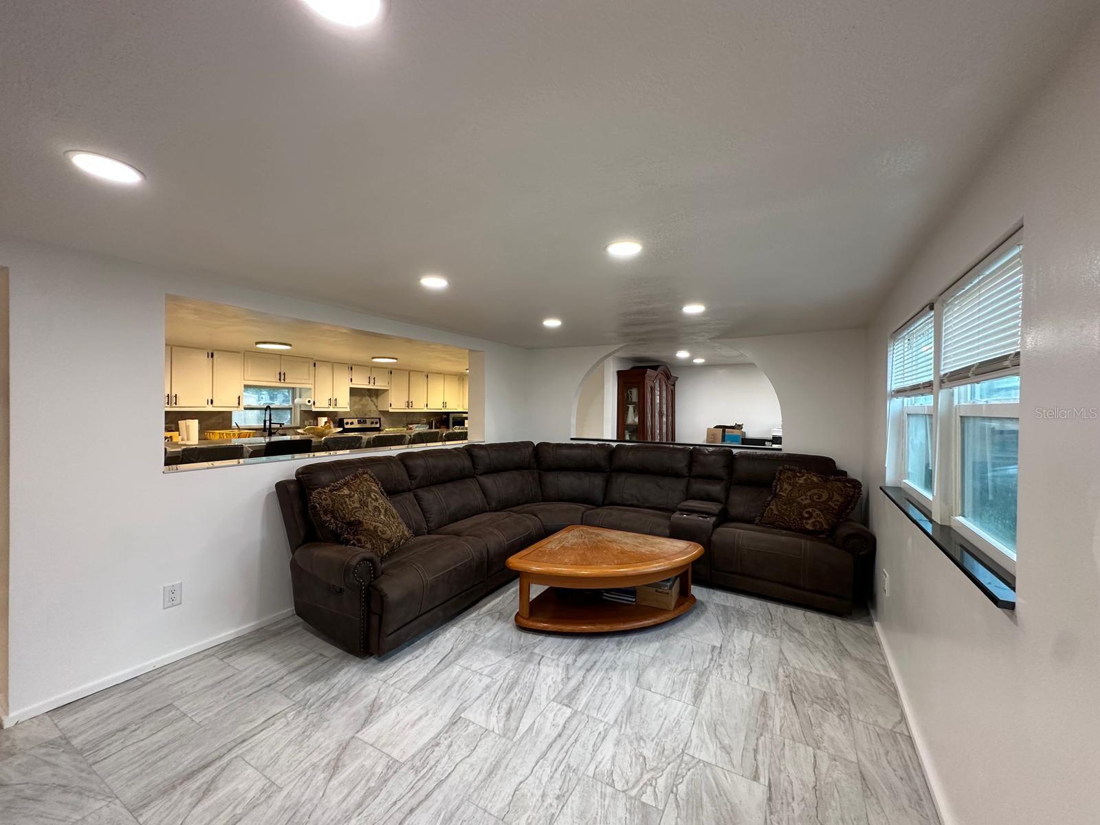 Image 6 of 44 For 7690 Gordon Loop