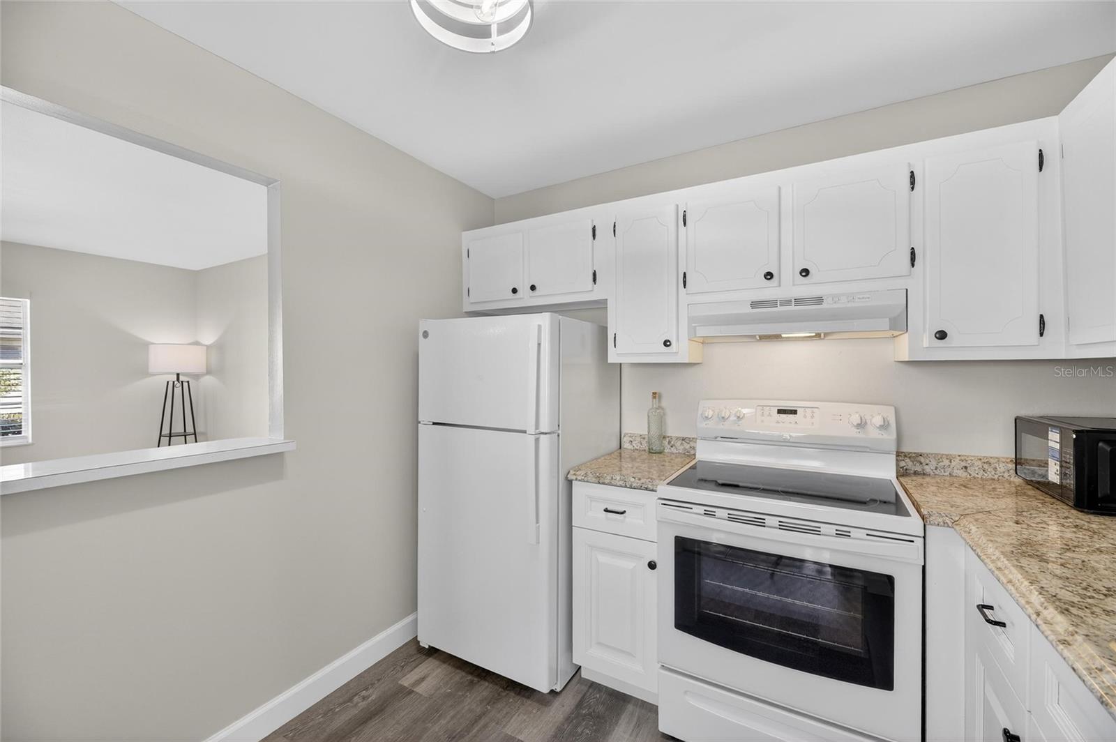 Image 14 of 30 For 301 Andover Place S 171