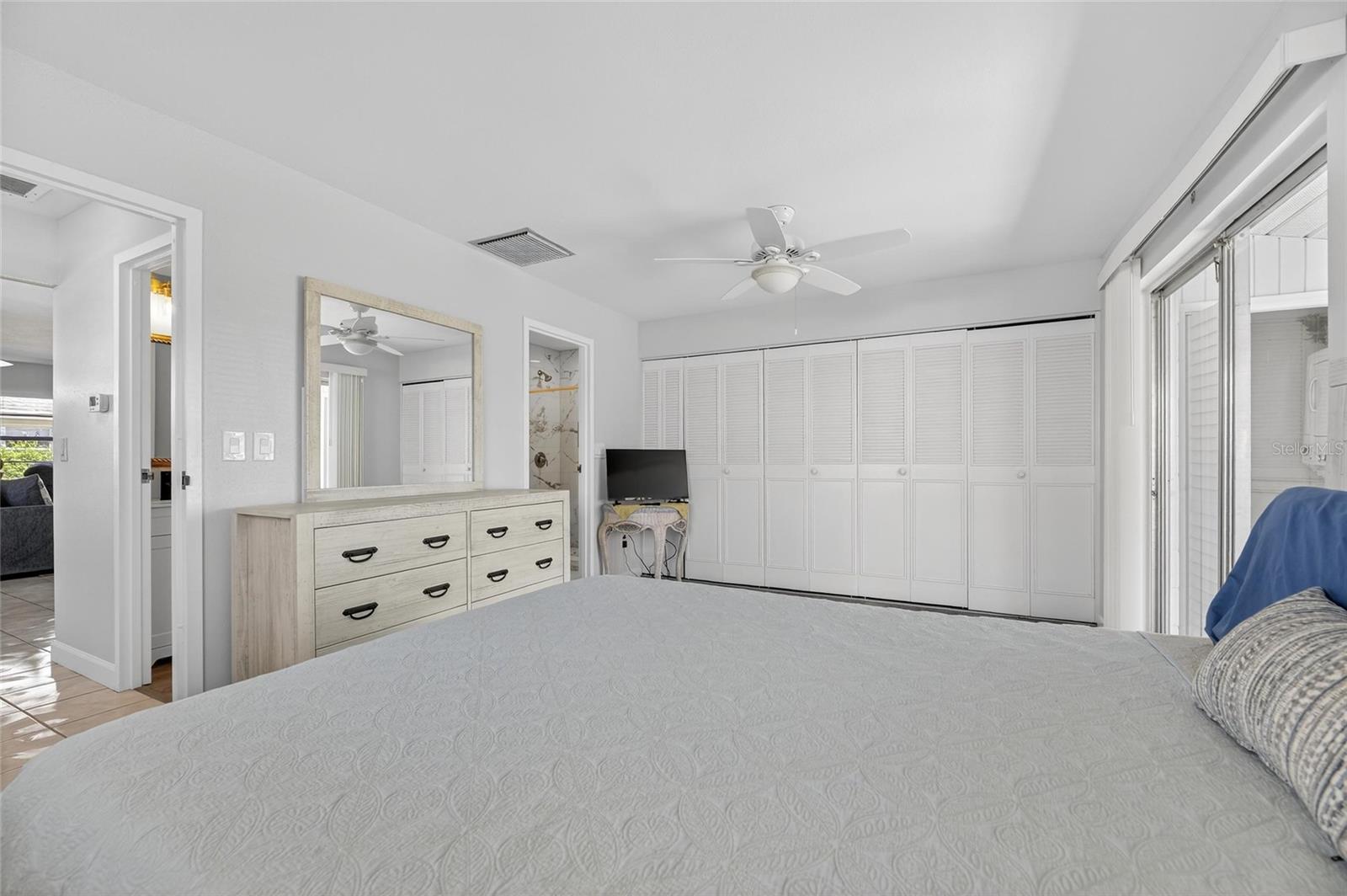 Image 19 of 30 For 301 Andover Place S 171