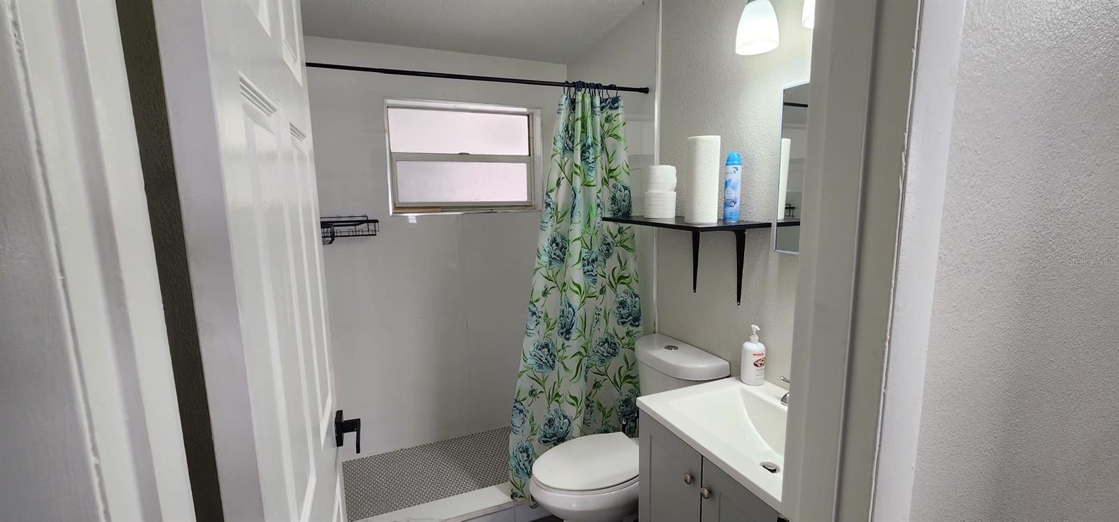 Image 2 of 9 For 728 Trenton Road