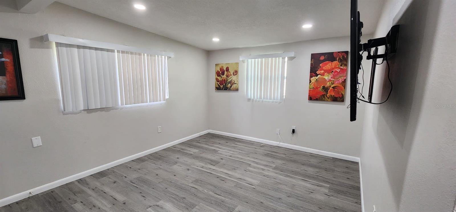 Image 3 of 9 For 728 Trenton Road