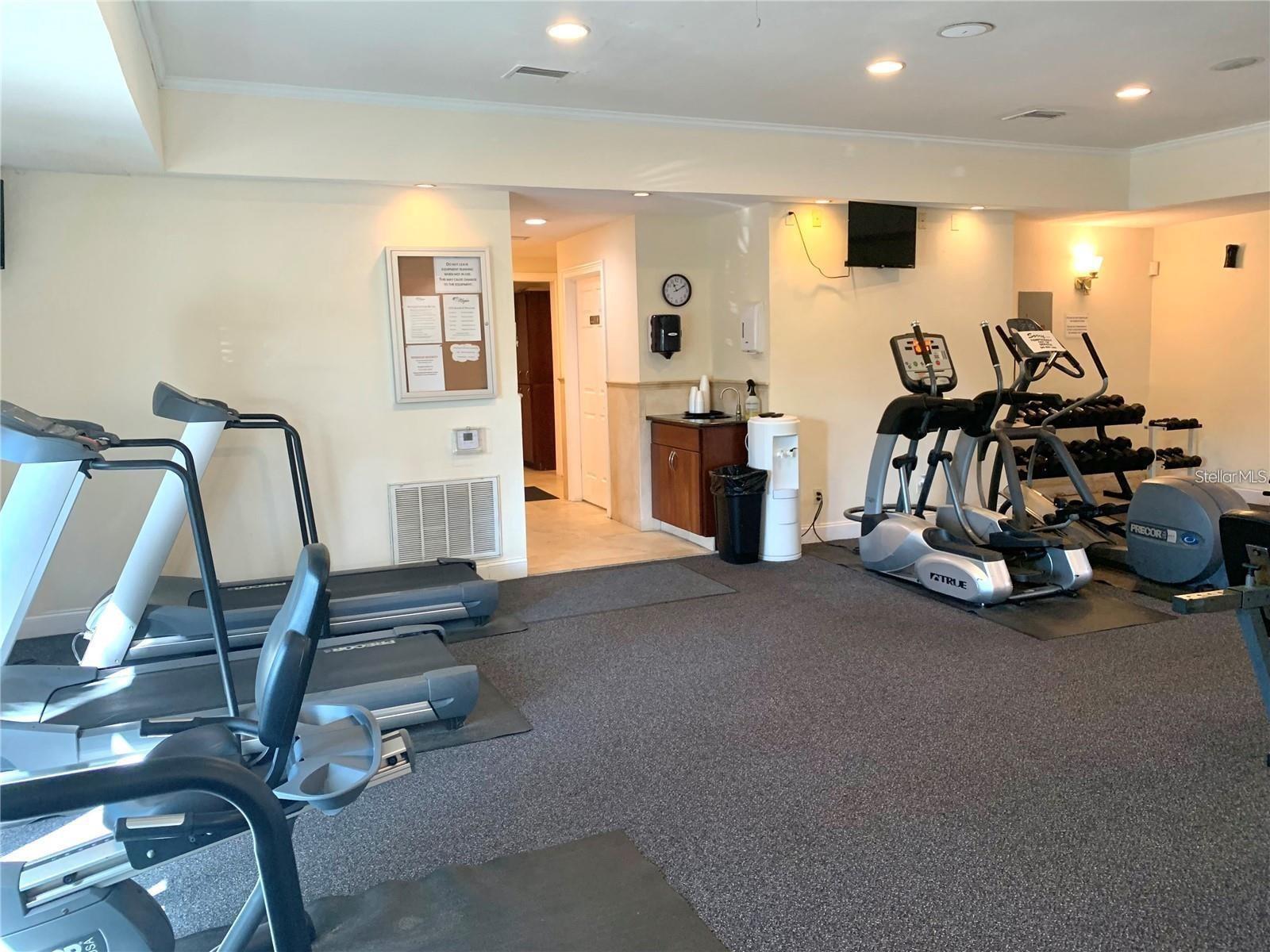 Image 33 of 35 For 10265 Gandy Boulevard N 803