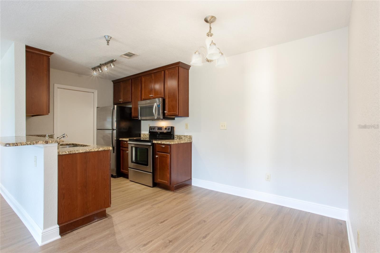 Image 9 of 35 For 10265 Gandy Boulevard N 803