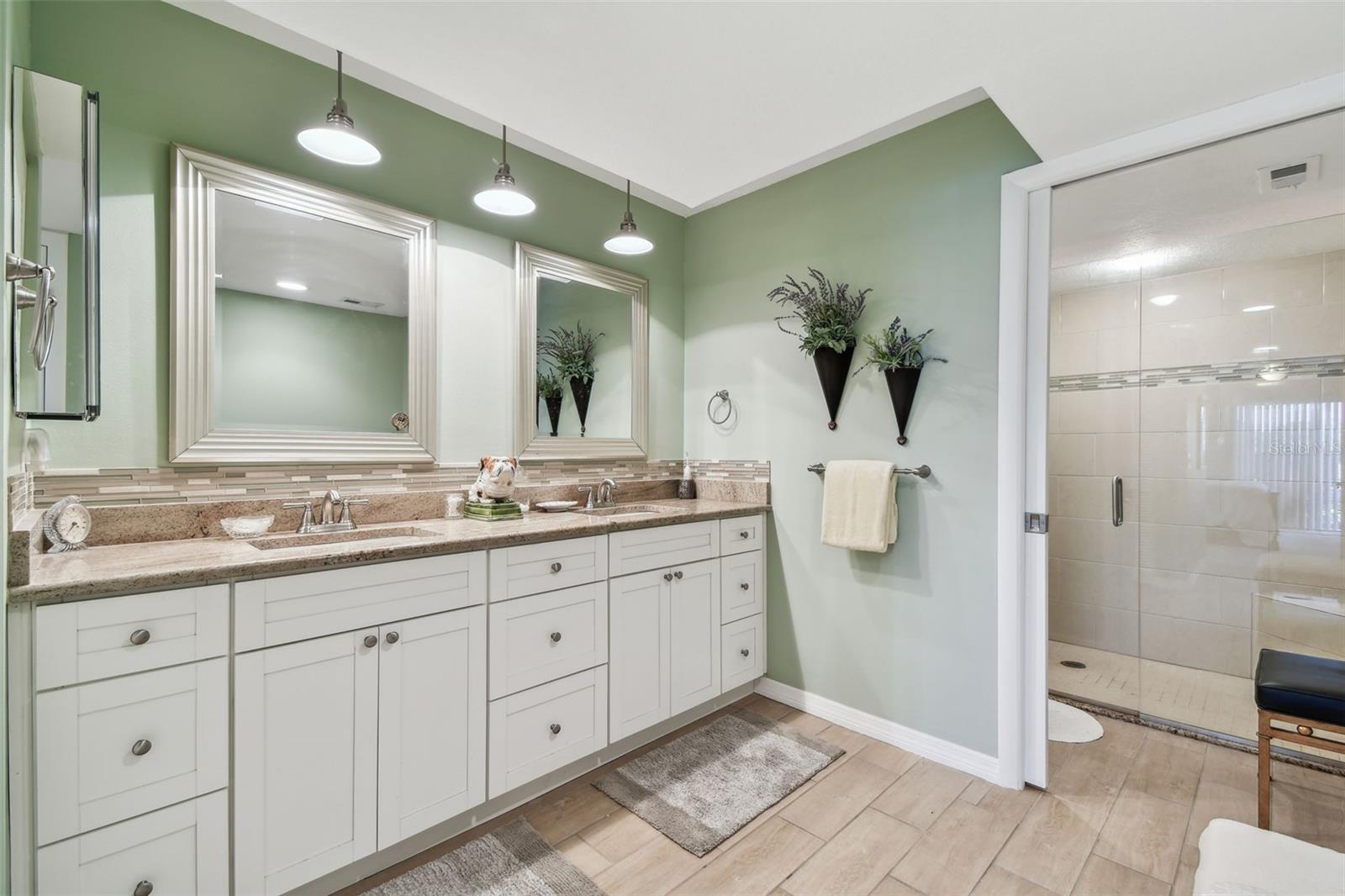 Image 14 of 25 For 301 Mariner Drive 301