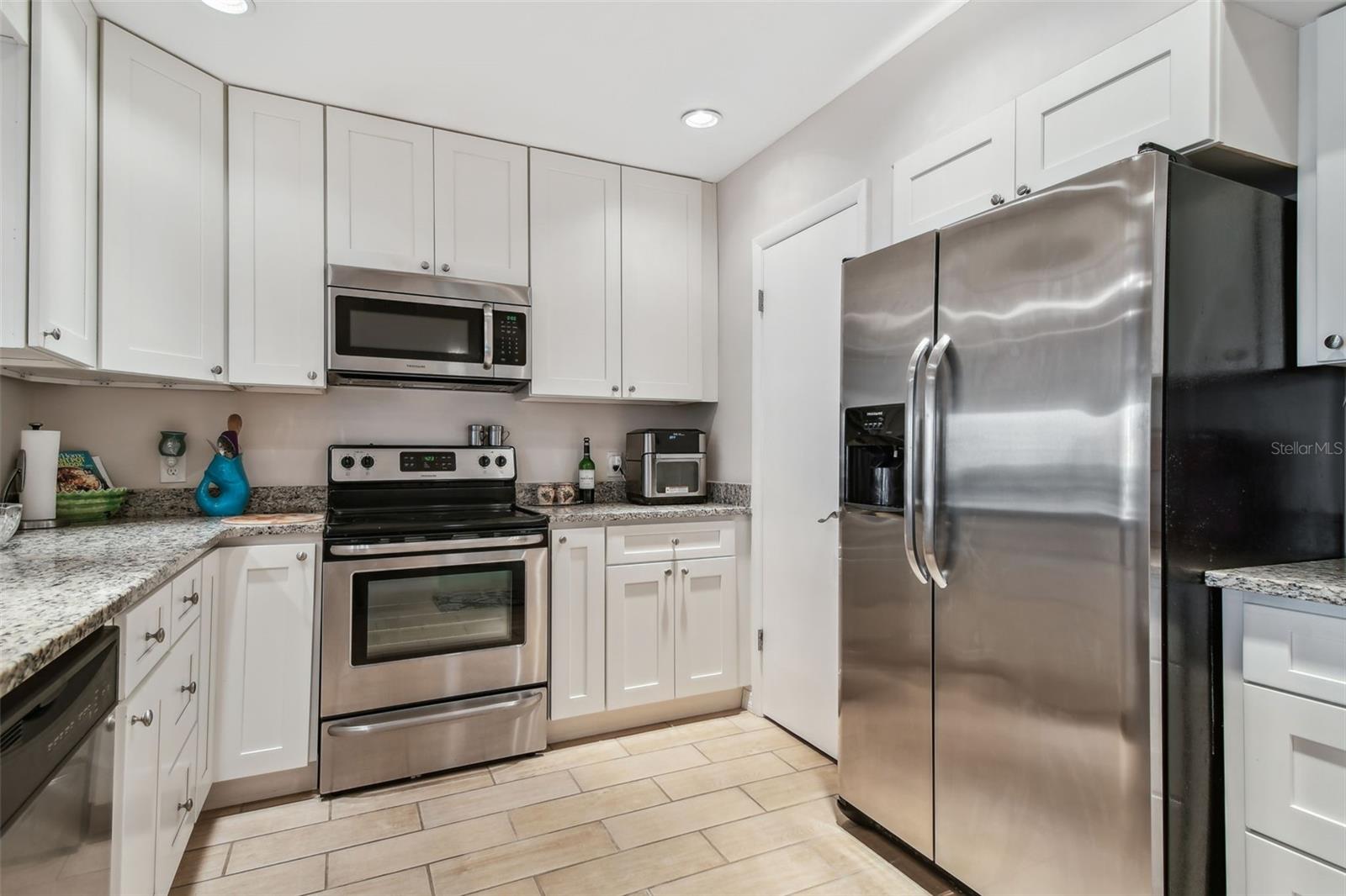 Image 5 of 25 For 301 Mariner Drive 301