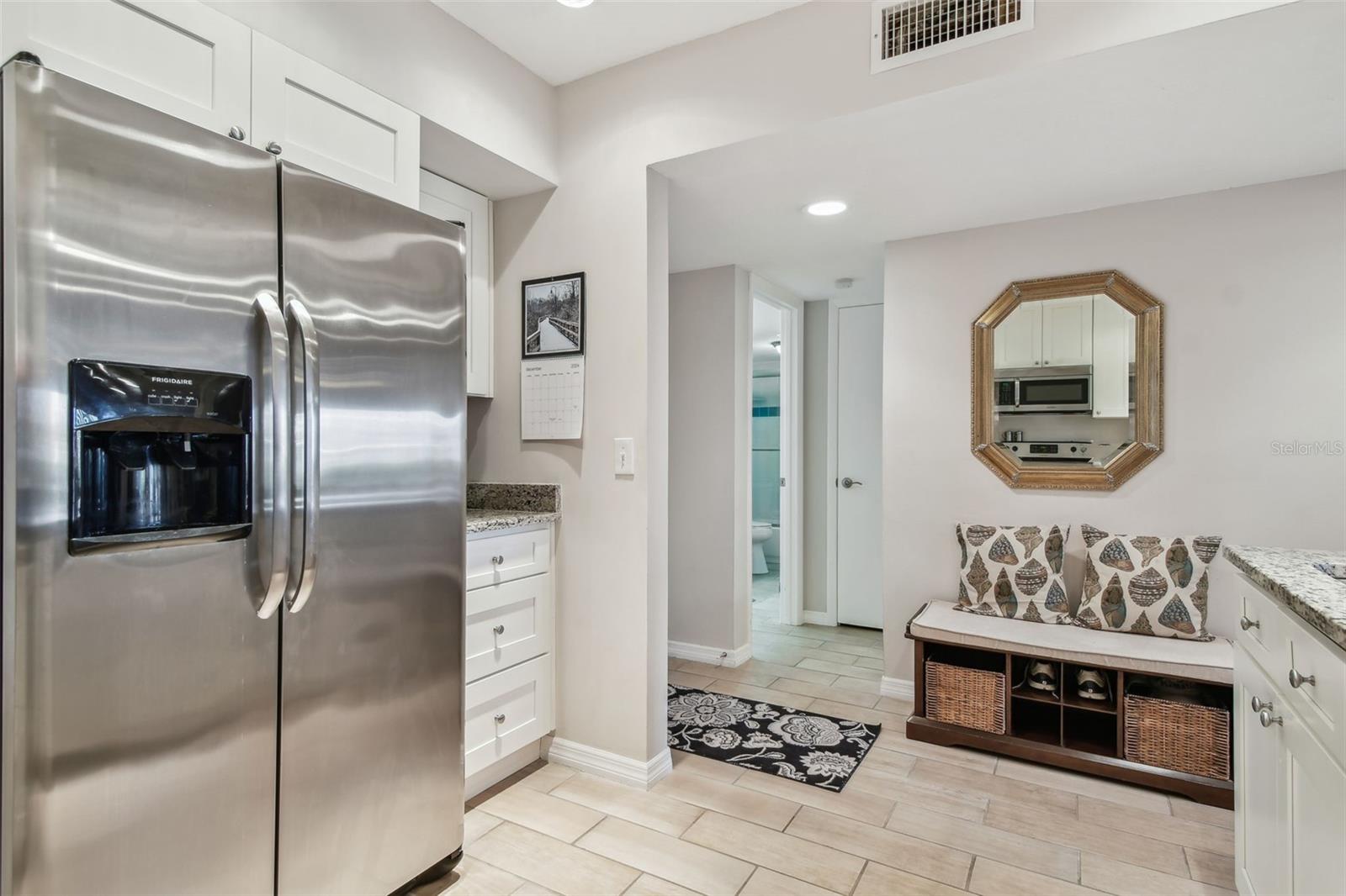 Image 6 of 25 For 301 Mariner Drive 301