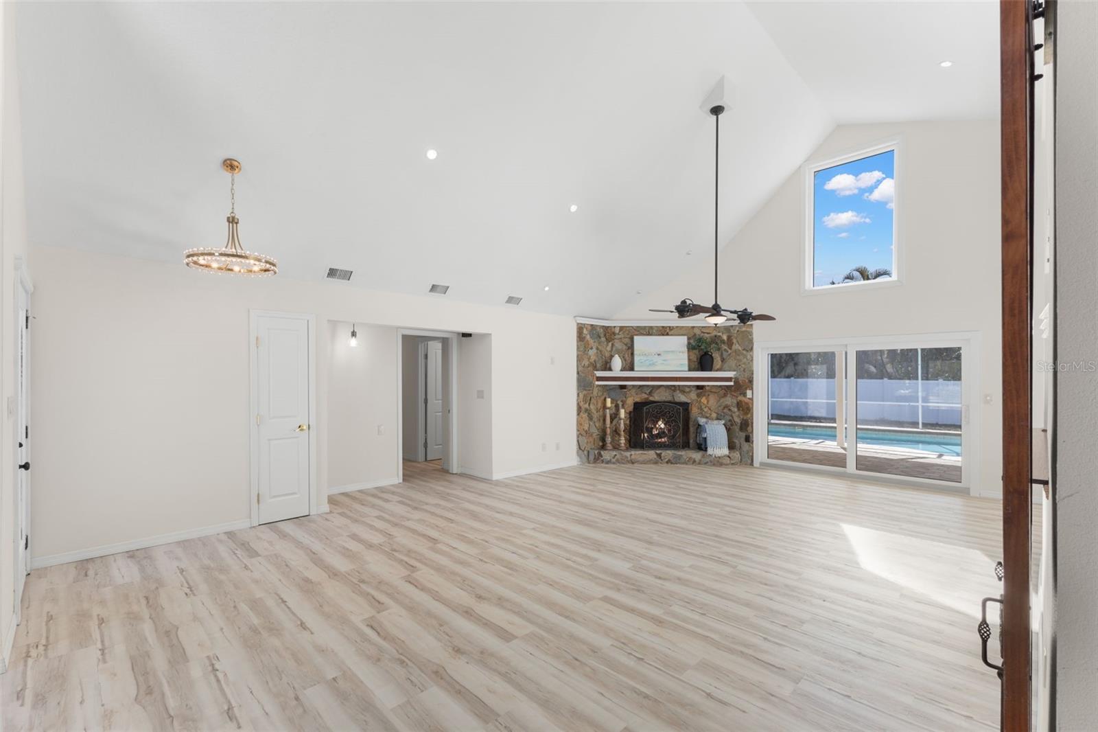 Image 10 of 53 For 2138 Bayou Drive