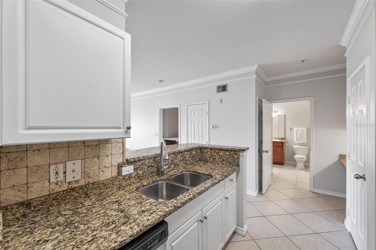 Image 24 of 70 For 4305 Bayside Village Drive 202