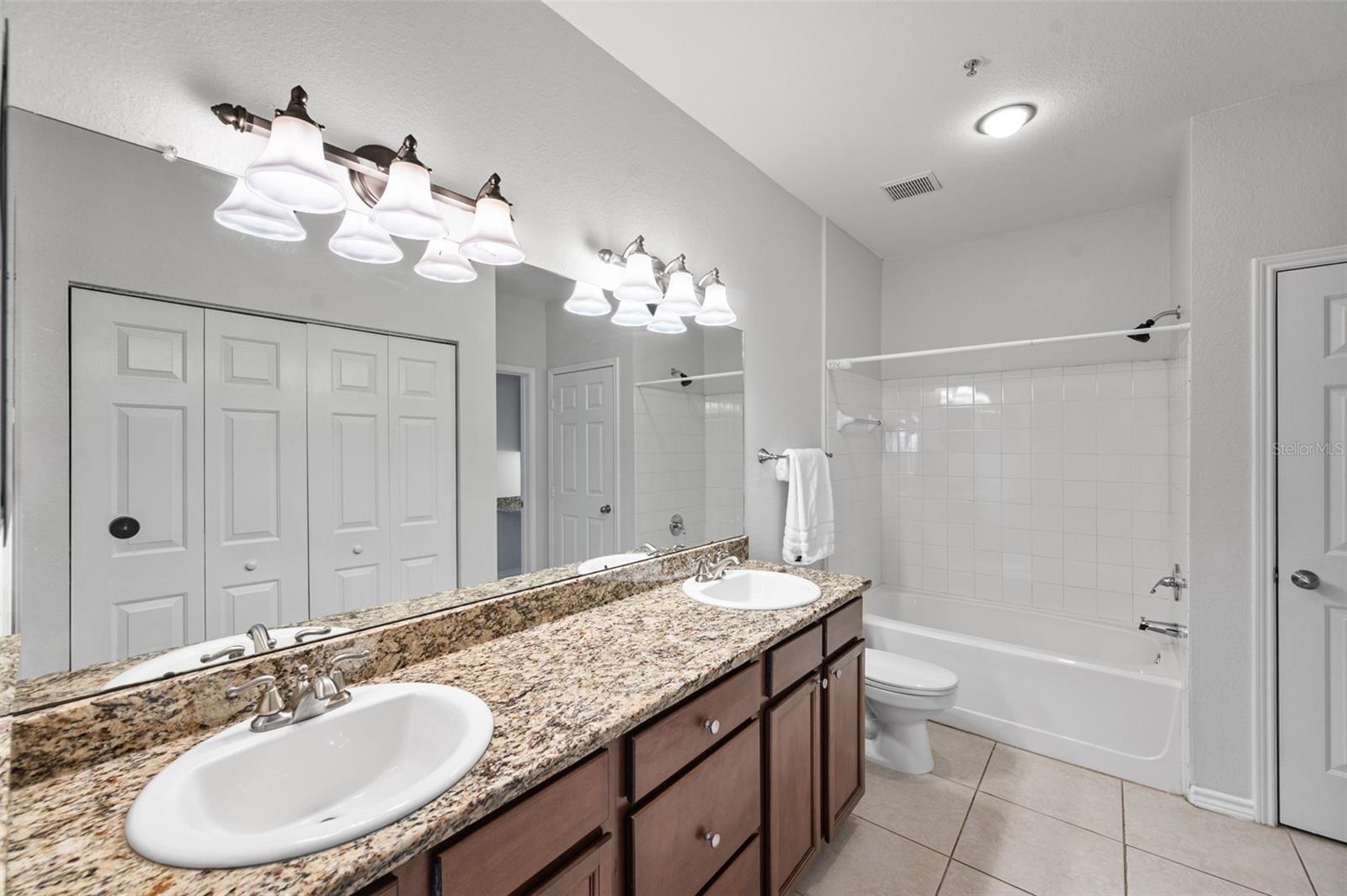 Image 6 of 70 For 4305 Bayside Village Drive 202