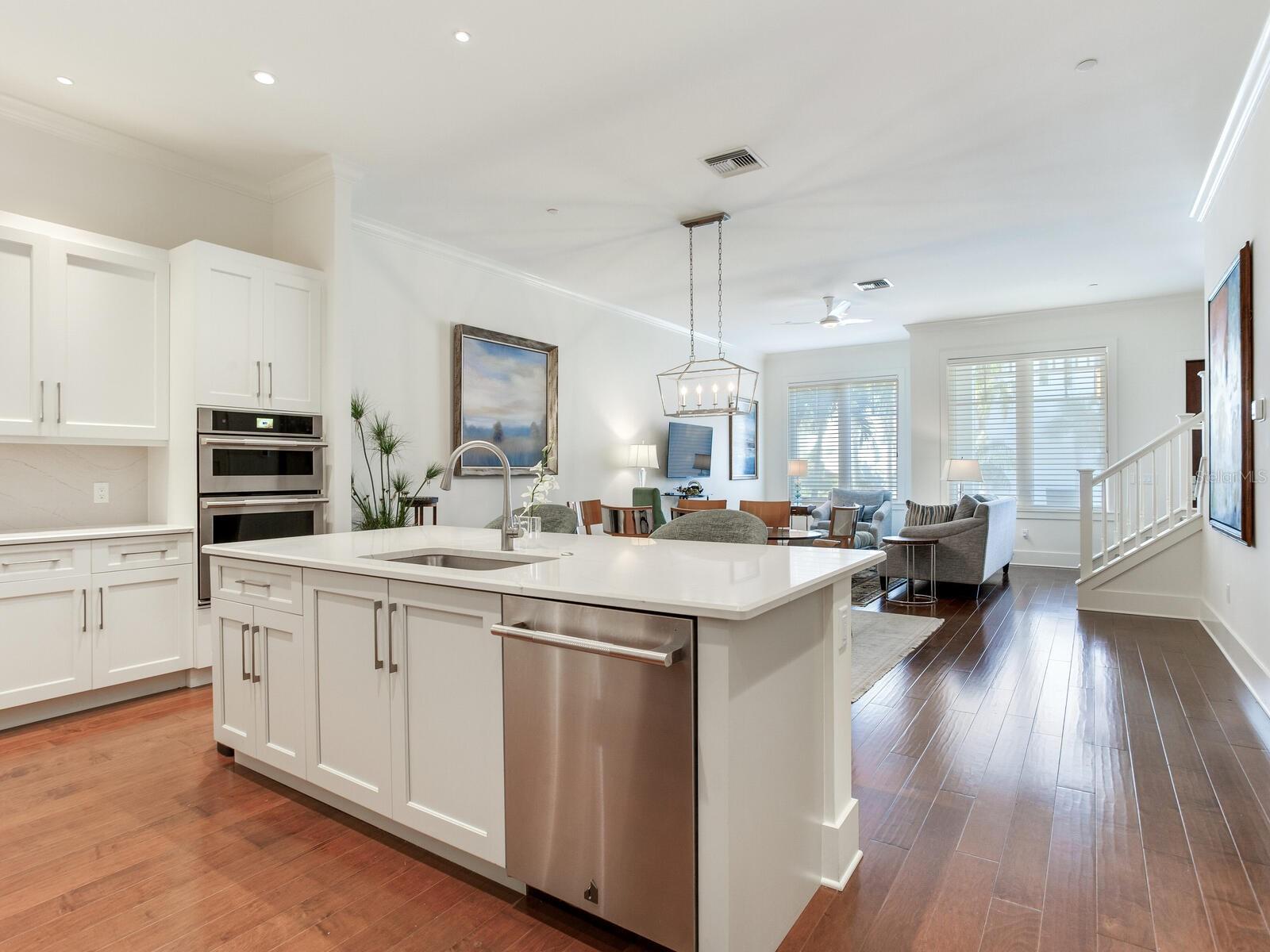 Image 6 of 56 For 15 Palm Terrace 502