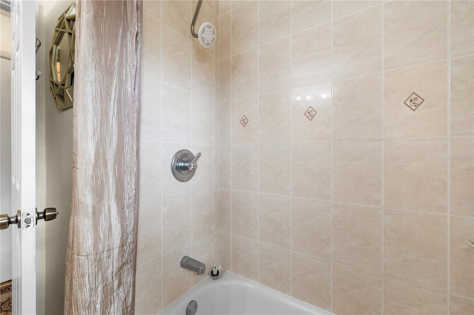 Image 17 of 21 For 6946 34th Avenue N