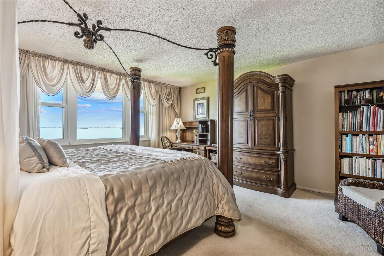 Image 13 of 44 For 634 Edgewater Drive 744