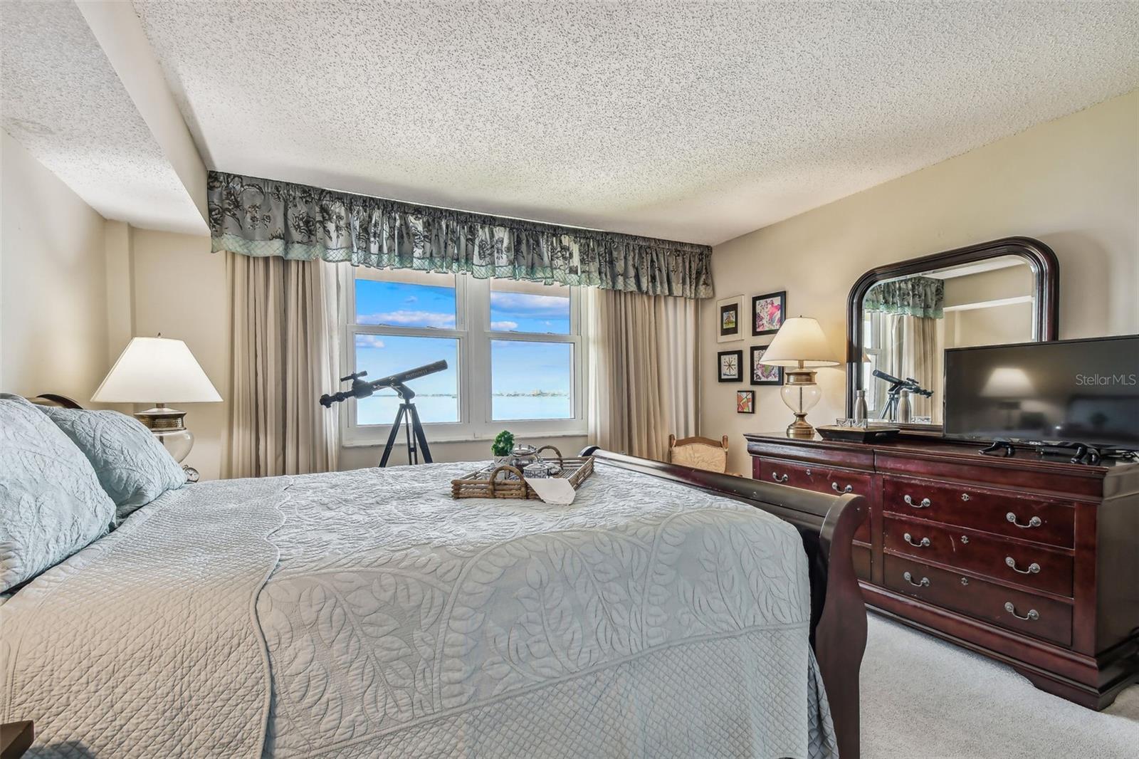 Image 18 of 44 For 634 Edgewater Drive 744